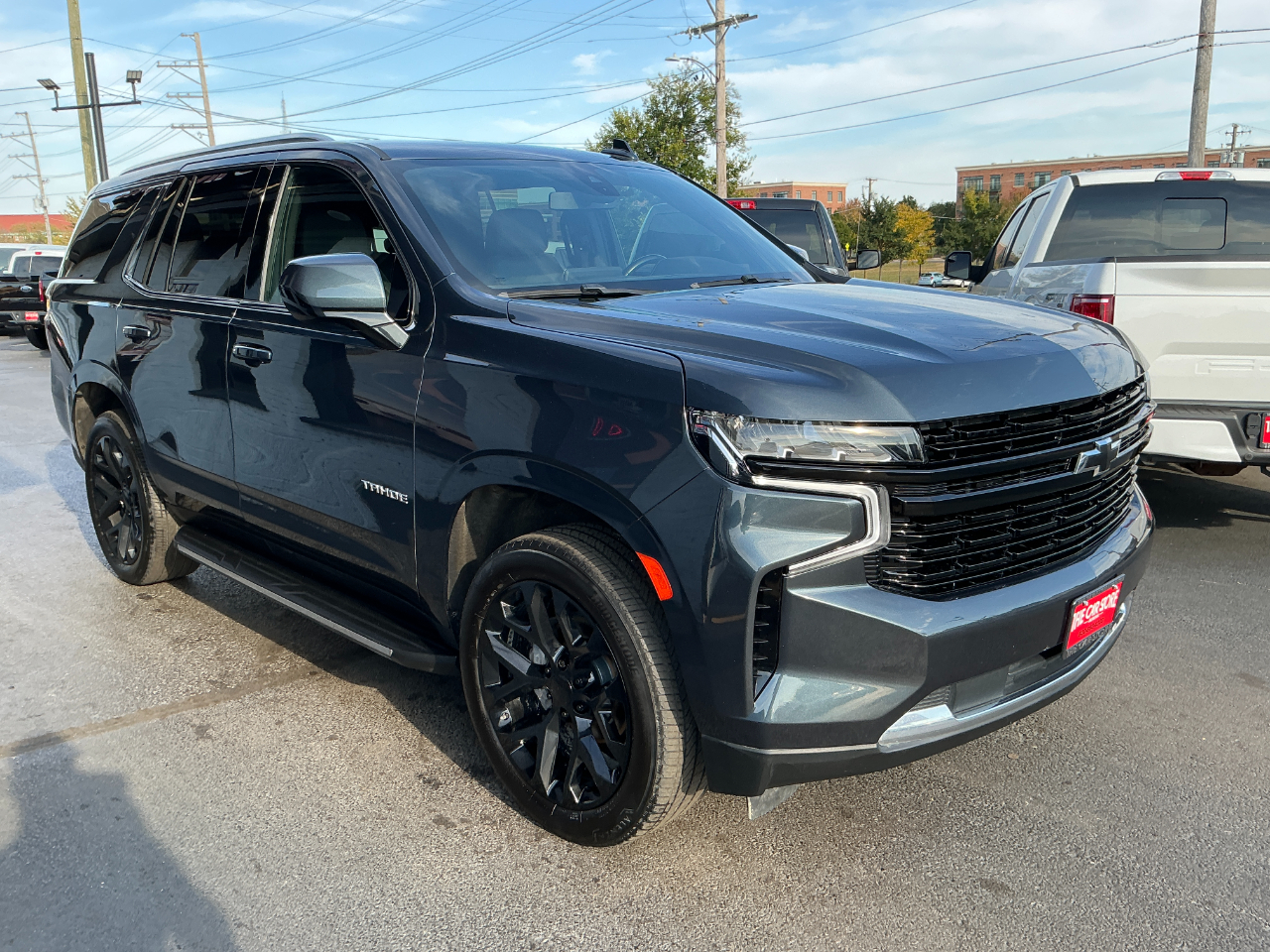 2021 Chevrolet Tahoe LT photo 2