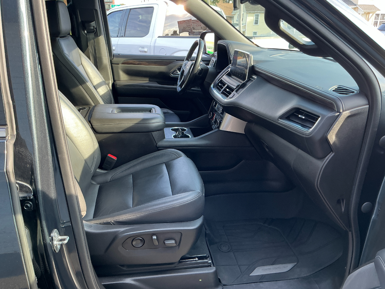 2021 Chevrolet Tahoe LT photo 25