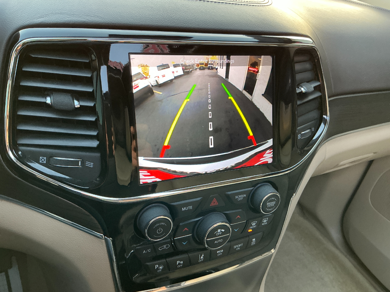 Jeep Grand Cherokee Overland 4x4 2019 Jeep Grand Cherokee Overland 4x4 2019