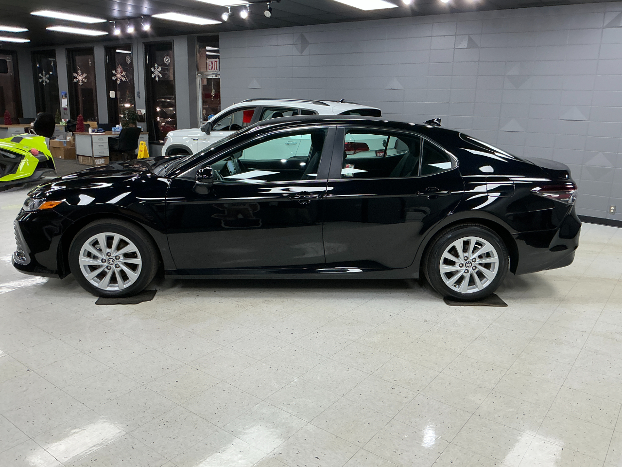 Toyota Camry LE Auto (Natl) 2024