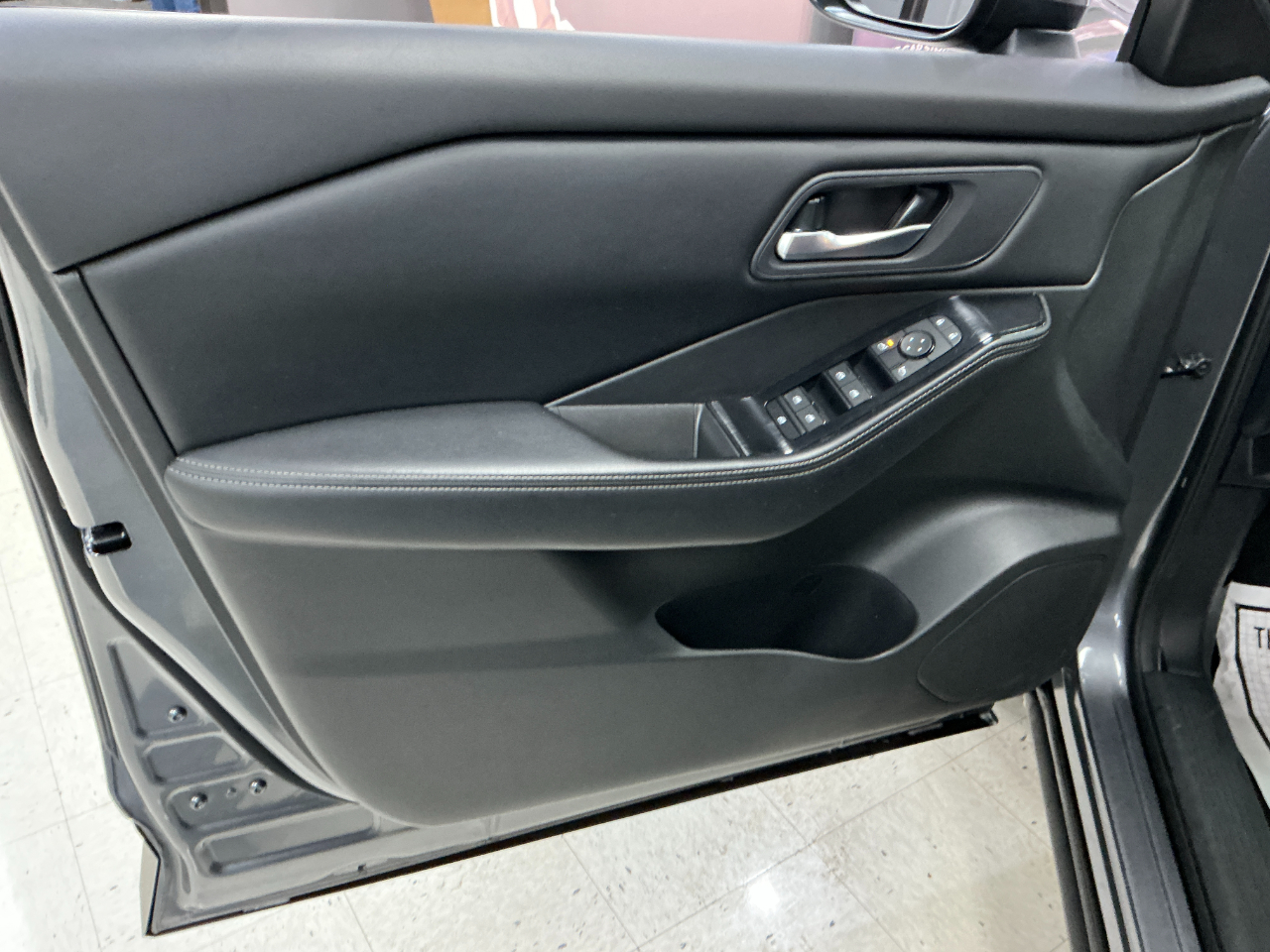 Nissan Rogue FWD SV 2025