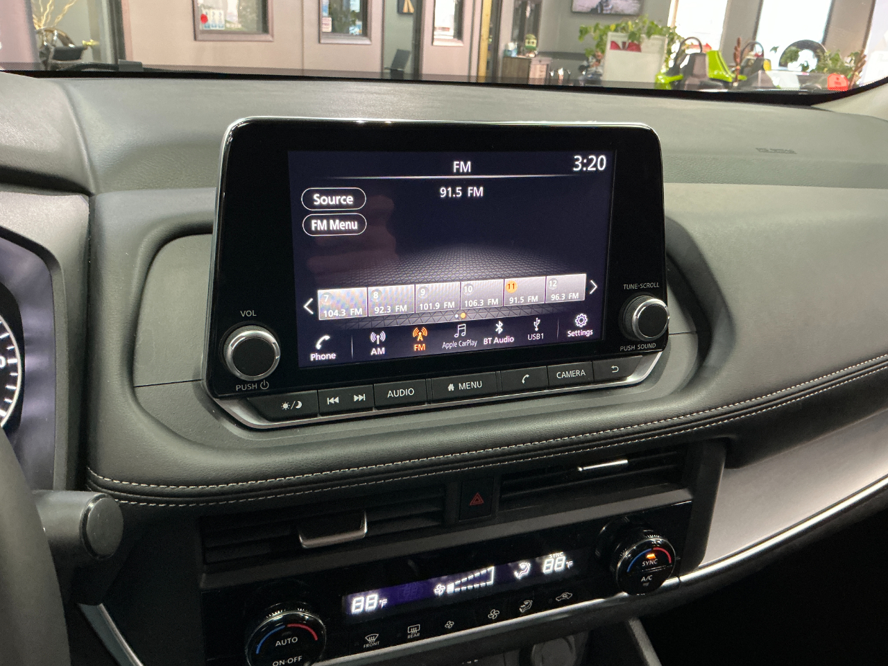 Nissan Rogue FWD SV 2025