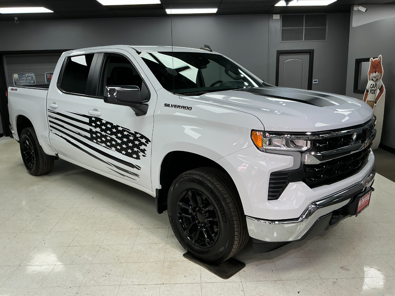 Chevrolet Silverado 1500 4WD Crew Cab 147" LT w/1LT 2023