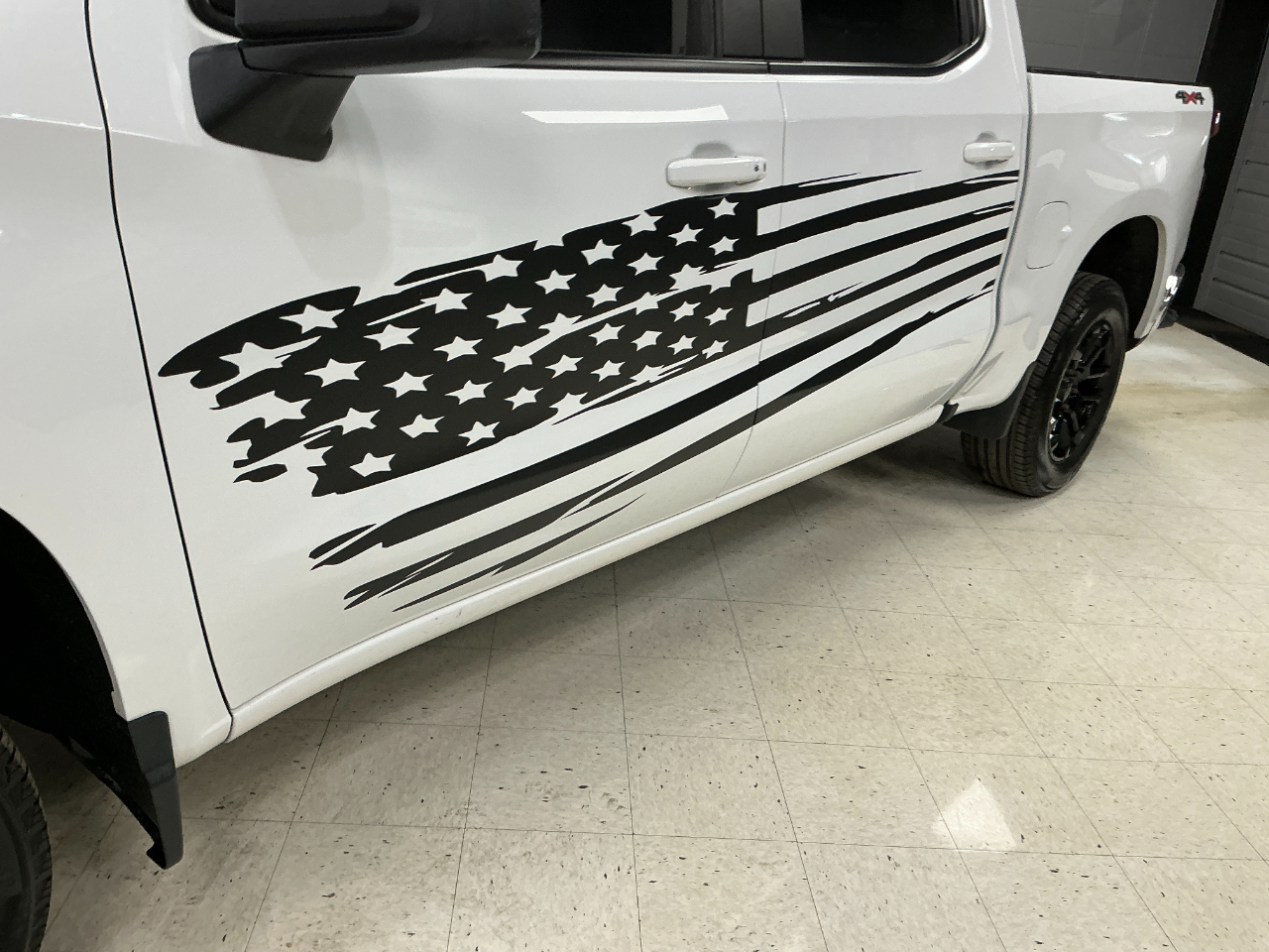 Chevrolet Silverado 1500 4WD Crew Cab 147" LT w/1LT 2023