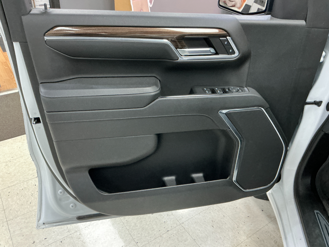 Chevrolet Silverado 1500 4WD Crew Cab 147" LT w/1LT 2023