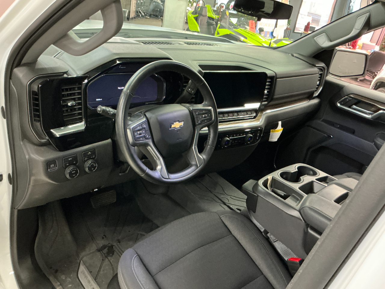 Chevrolet Silverado 1500 4WD Crew Cab 147" LT w/1LT 2023