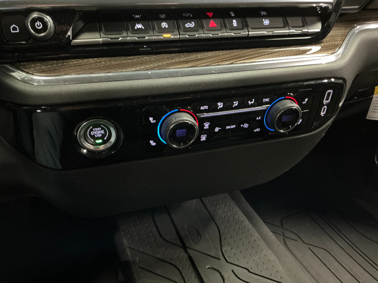 Chevrolet Silverado 1500 4WD Crew Cab 147" LT w/1LT 2023