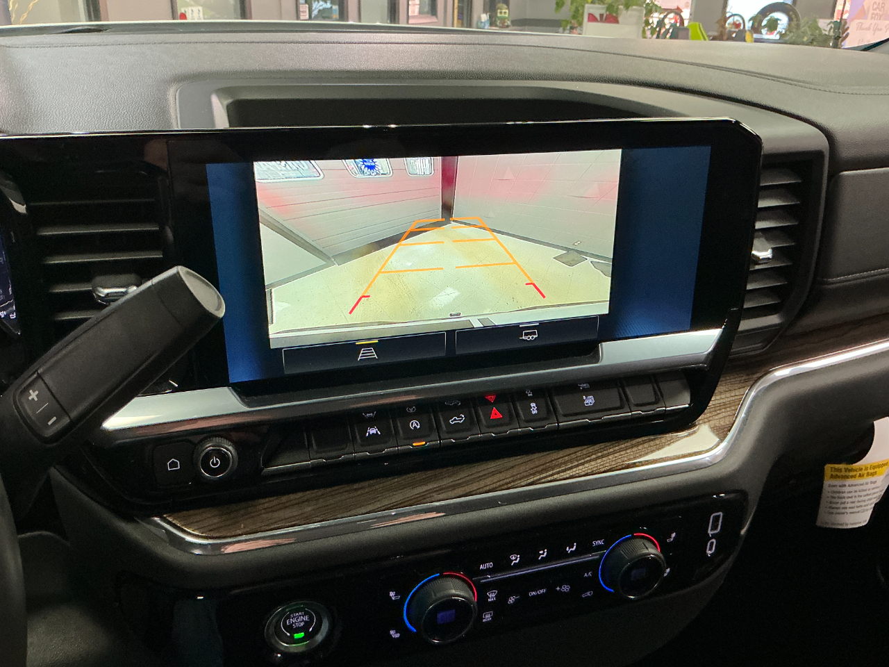 Chevrolet Silverado 1500 4WD Crew Cab 147" LT w/1LT 2023