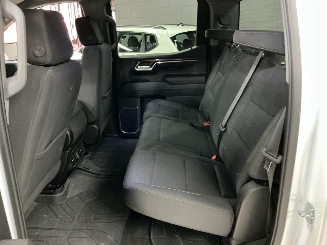 Chevrolet Silverado 1500 4WD Crew Cab 147" LT w/1LT 2023