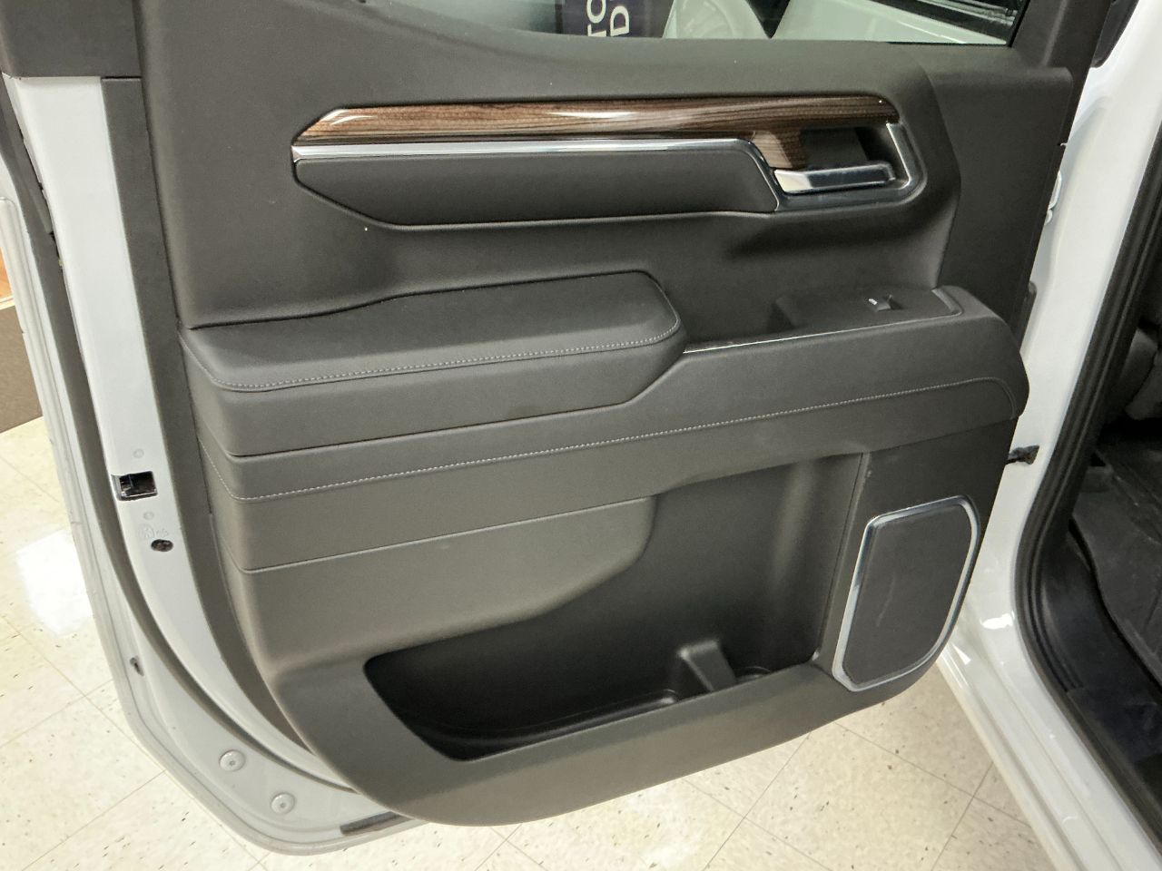 Chevrolet Silverado 1500 4WD Crew Cab 147" LT w/1LT 2023