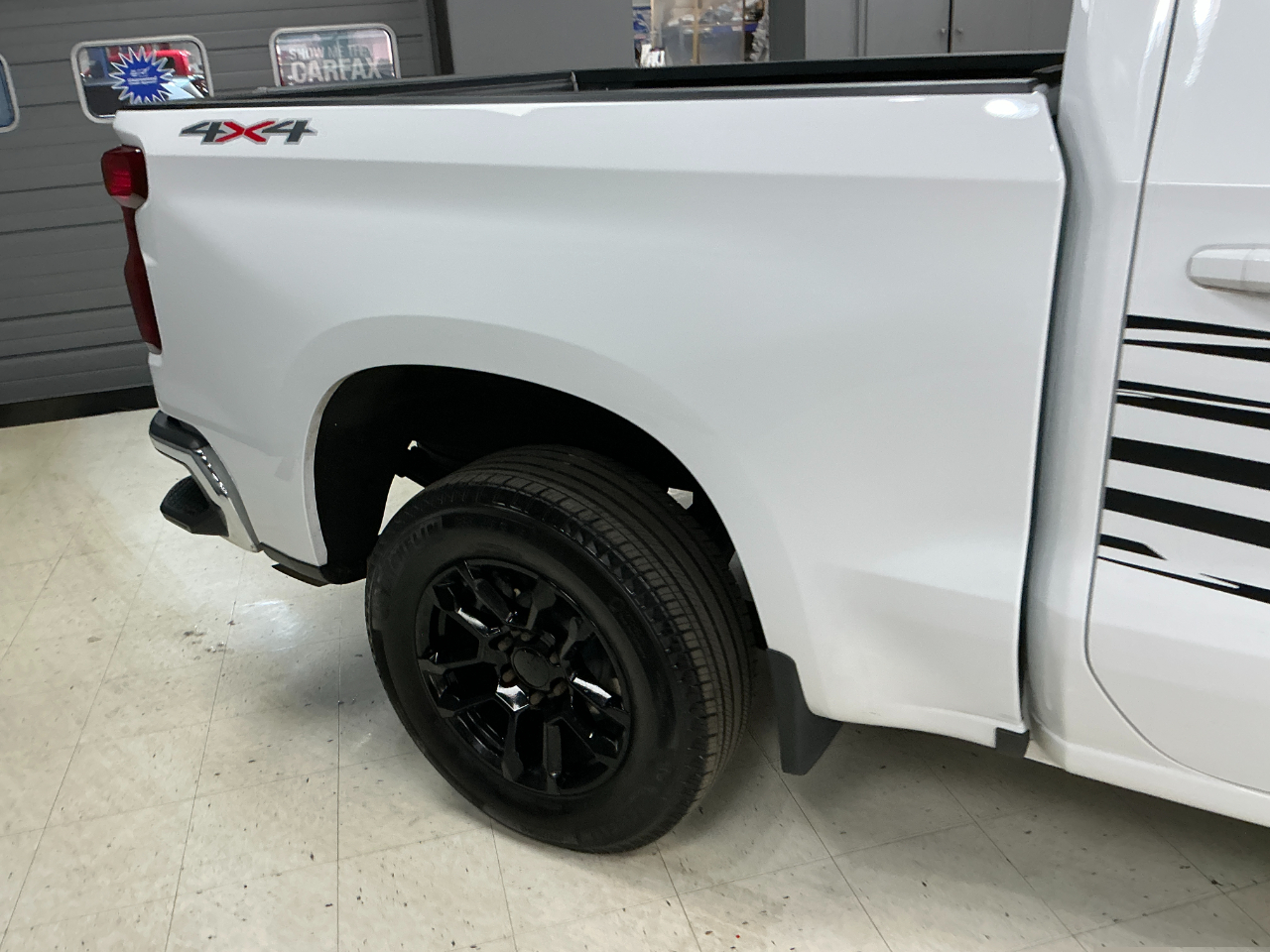 Chevrolet Silverado 1500 4WD Crew Cab 147" LT w/1LT 2023