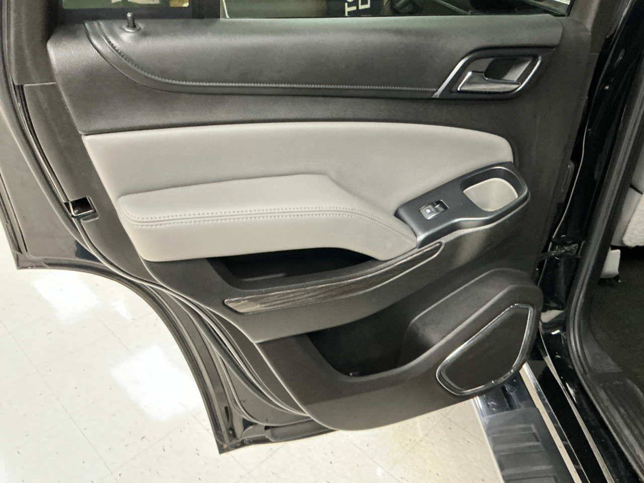 Chevrolet Tahoe 4WD 4dr LT 2015