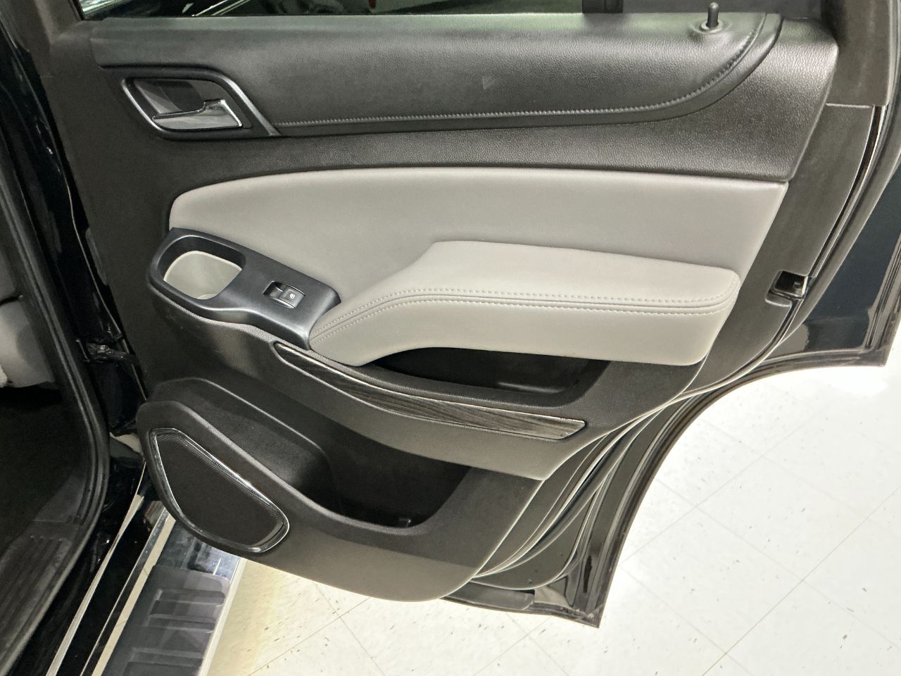 Chevrolet Tahoe 4WD 4dr LT 2015