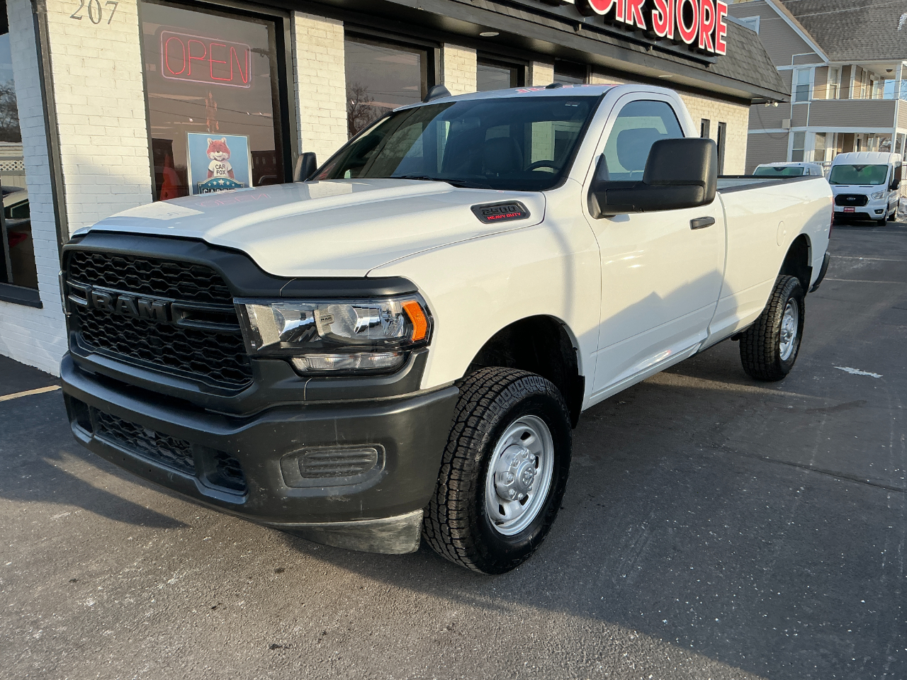 RAM 2500 Tradesman 4x4 Reg Cab 8' Box 2024