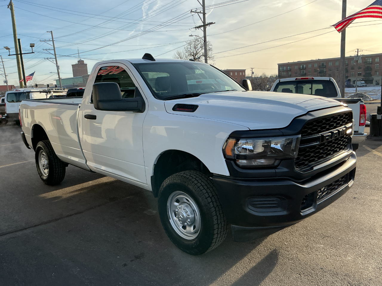 RAM 2500 Tradesman 4x4 Reg Cab 8' Box 2024