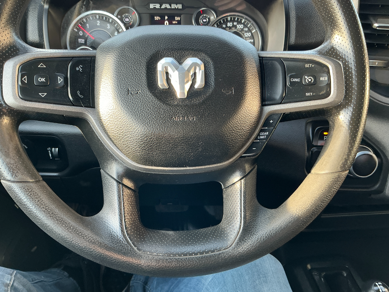 RAM 2500 Tradesman 4x4 Reg Cab 8' Box 2024