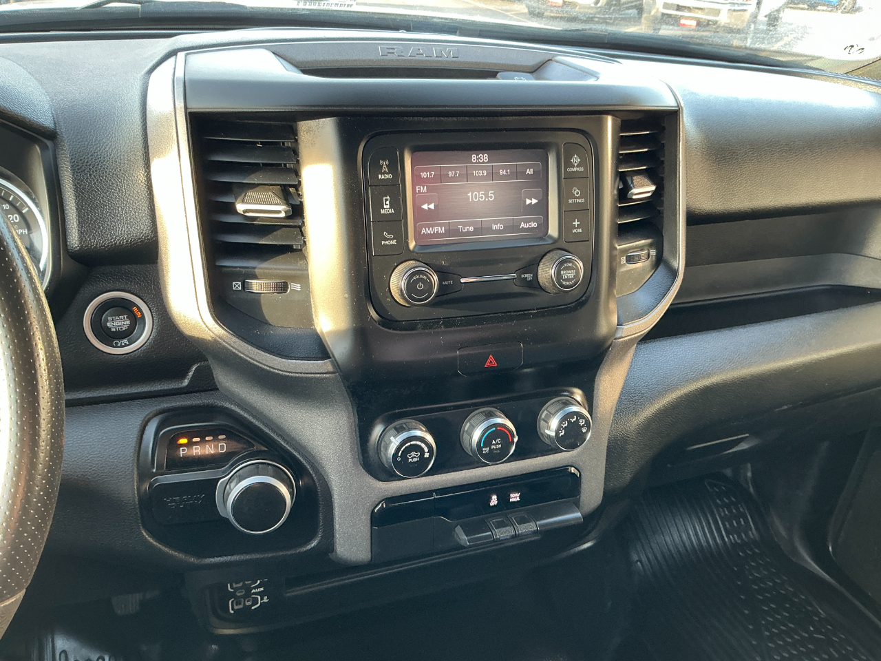 RAM 2500 Tradesman 4x4 Reg Cab 8' Box 2024