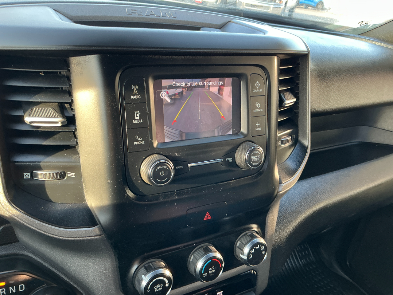 RAM 2500 Tradesman 4x4 Reg Cab 8' Box 2024