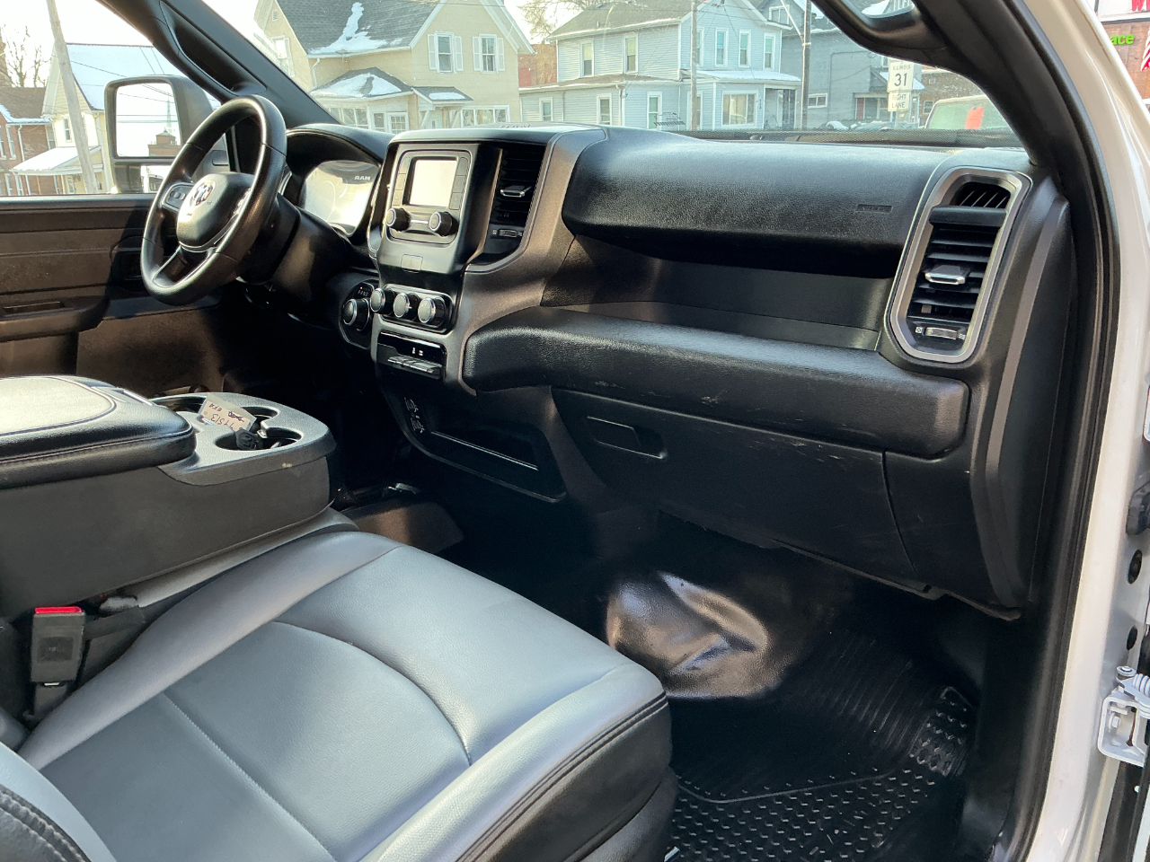 RAM 2500 Tradesman 4x4 Reg Cab 8' Box 2024