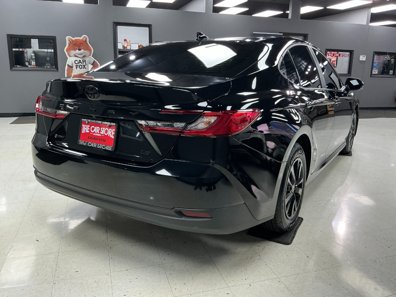 Toyota Camry LE (Natl) 2025