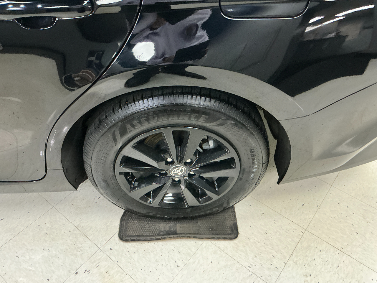 Toyota Camry LE (Natl) 2025