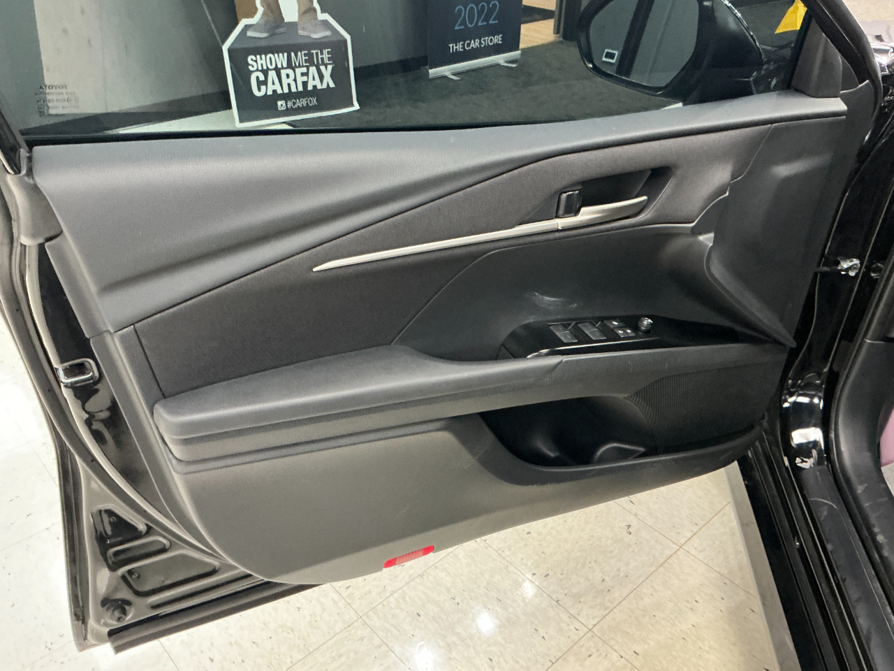 Toyota Camry LE (Natl) 2025