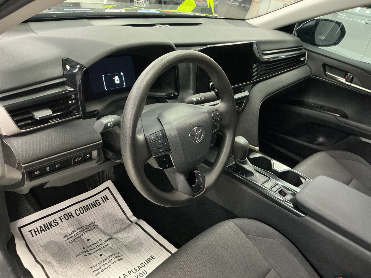 Toyota Camry LE (Natl) 2025