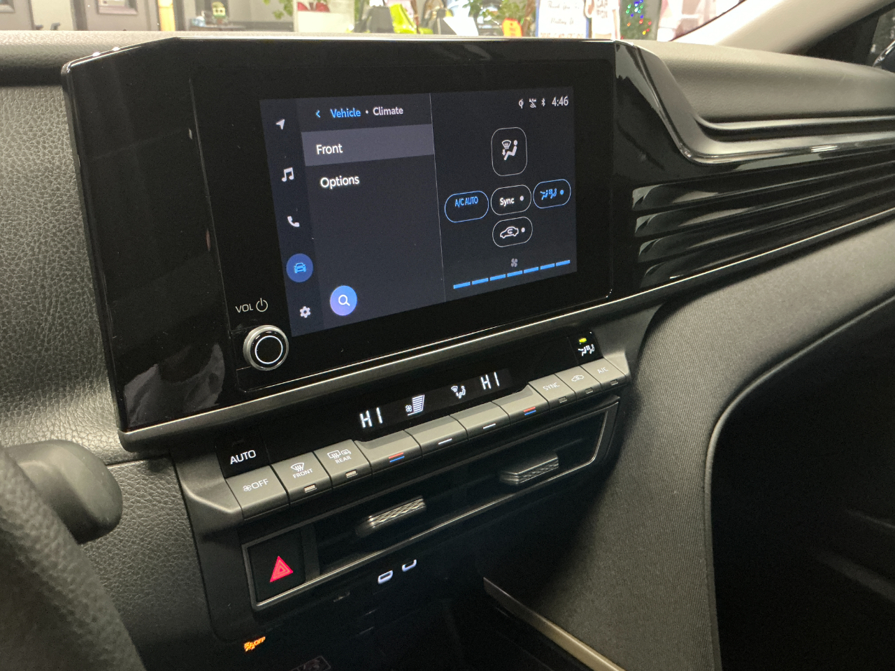 Toyota Camry LE (Natl) 2025