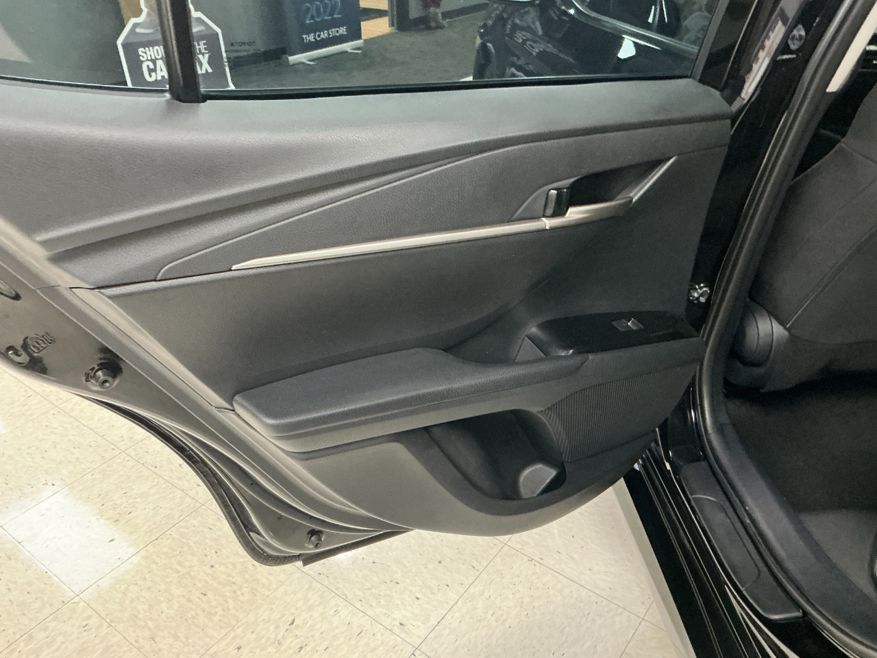 Toyota Camry LE (Natl) 2025