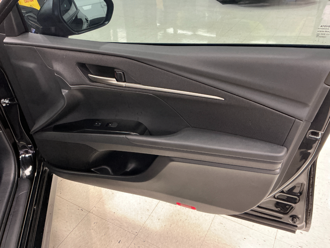 Toyota Camry LE (Natl) 2025