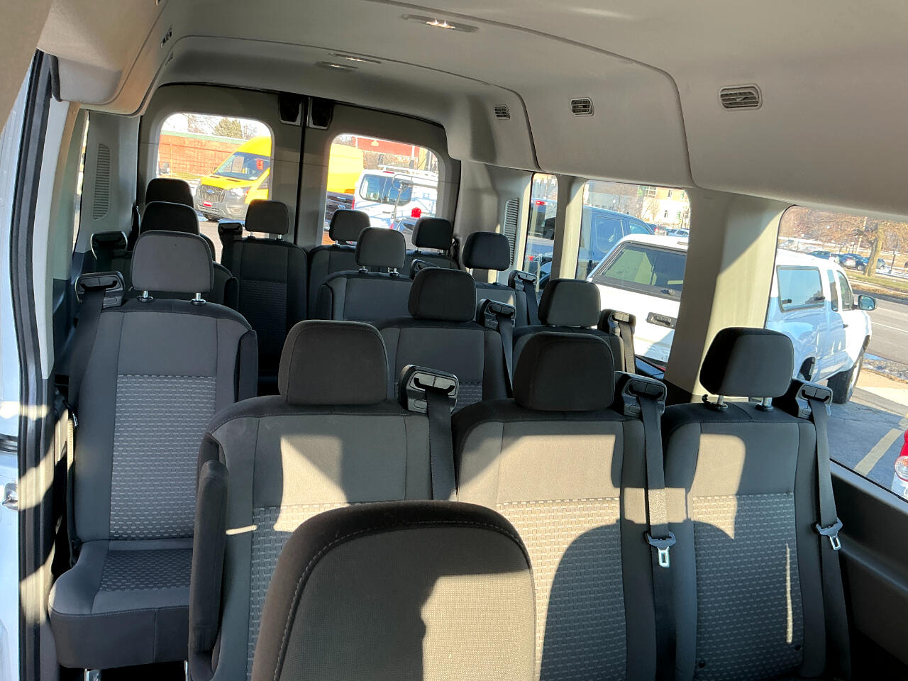 Ford Transit Passenger Wagon T-350 148" Med Roof XLT RWD 2023