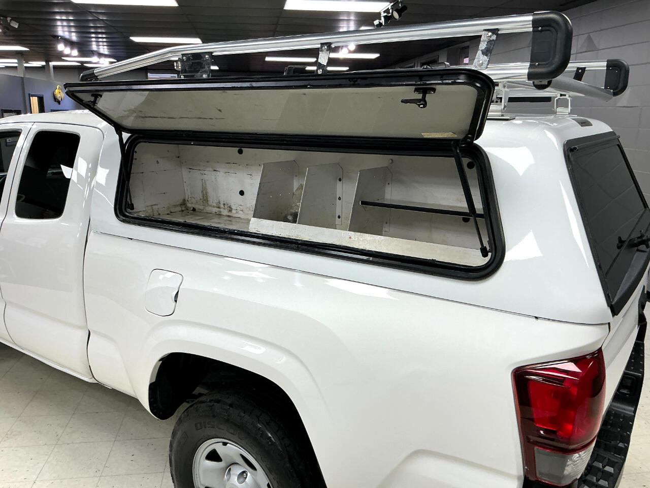 Toyota Tacoma 2WD SR Access Cab 6' Bed I4 AT (Natl) 2021