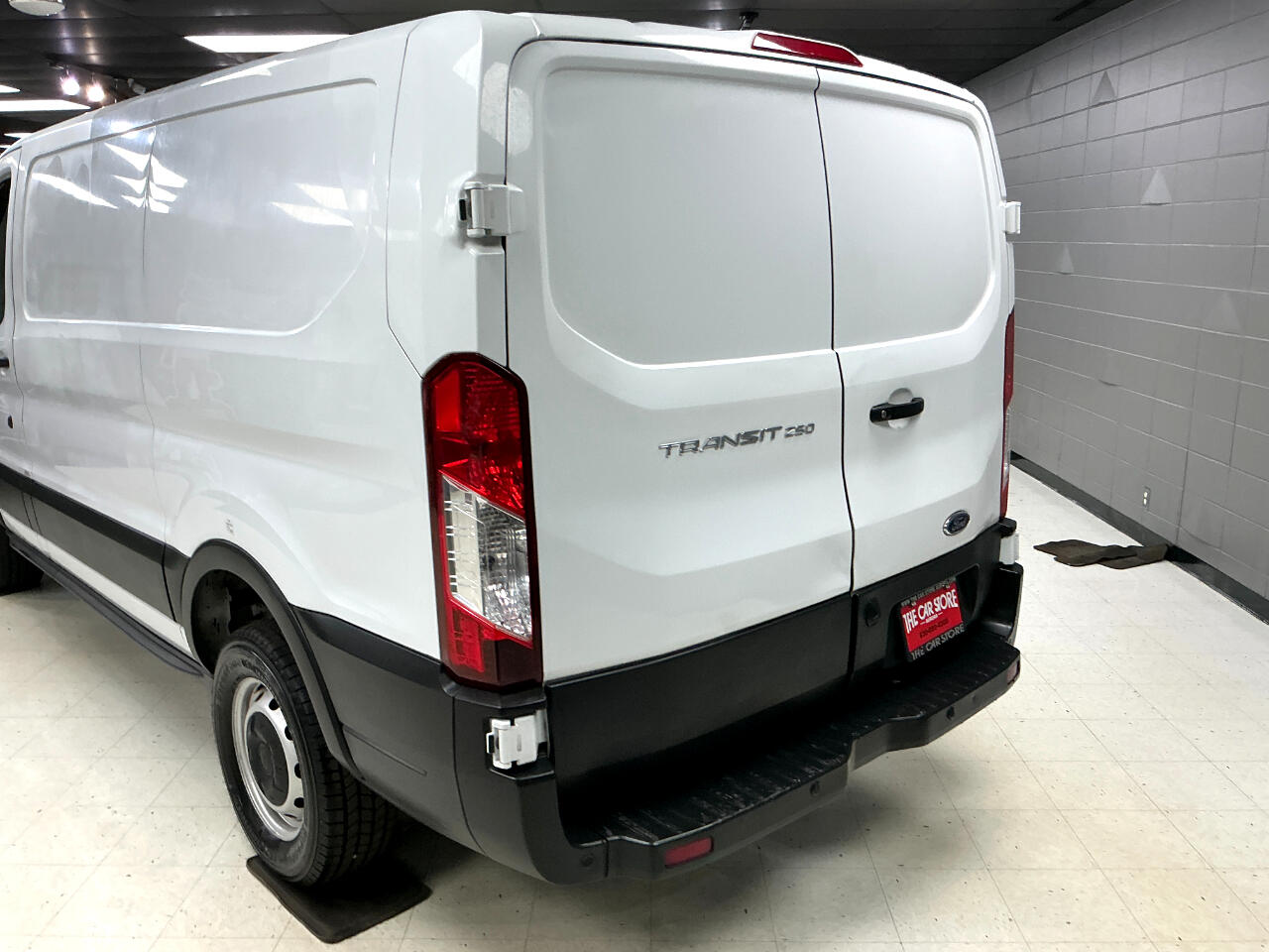 Ford Transit Van T-250 130" Low Rf 9000 GVWR Swing-Out RH Dr 2019