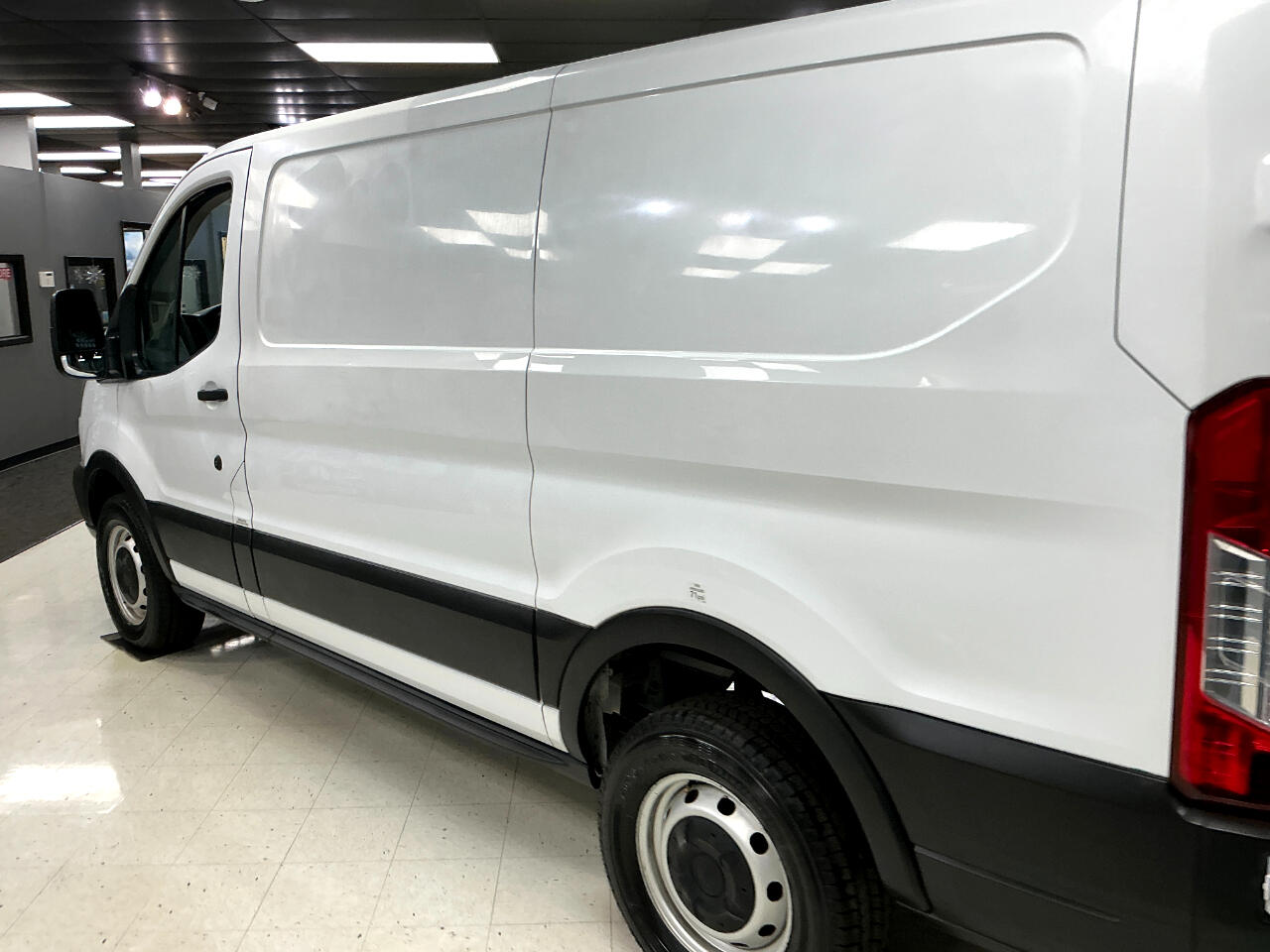 Ford Transit Van T-250 130" Low Rf 9000 GVWR Swing-Out RH Dr 2019