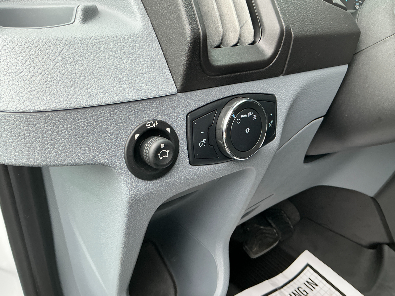 Ford Transit Passenger Wagon T-150 130" Med Roof XLT Sliding RH Dr 2019