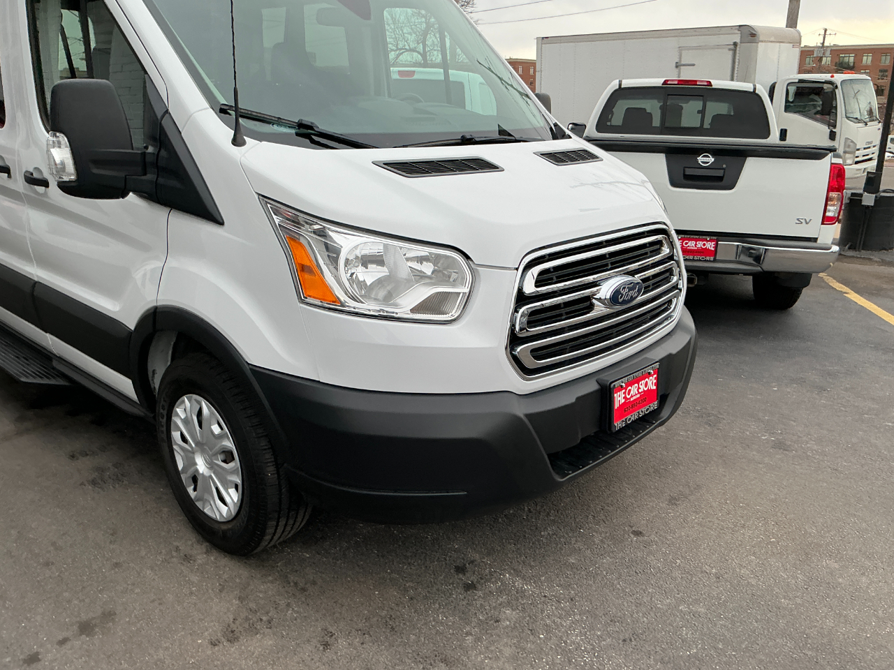 Ford Transit Passenger Wagon T-150 130" Med Roof XLT Sliding RH Dr 2019