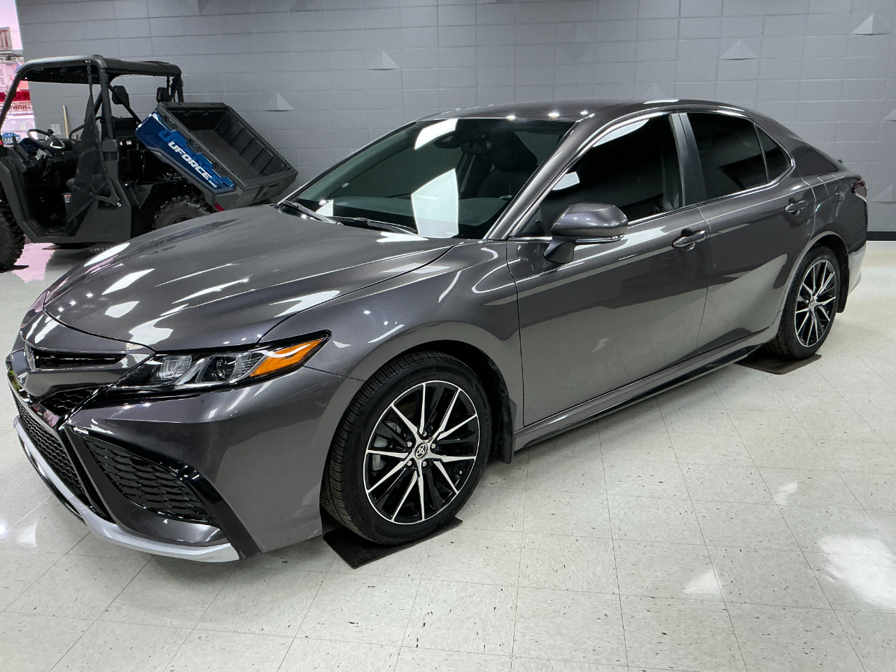 Toyota Camry SE Auto (Natl) 2024