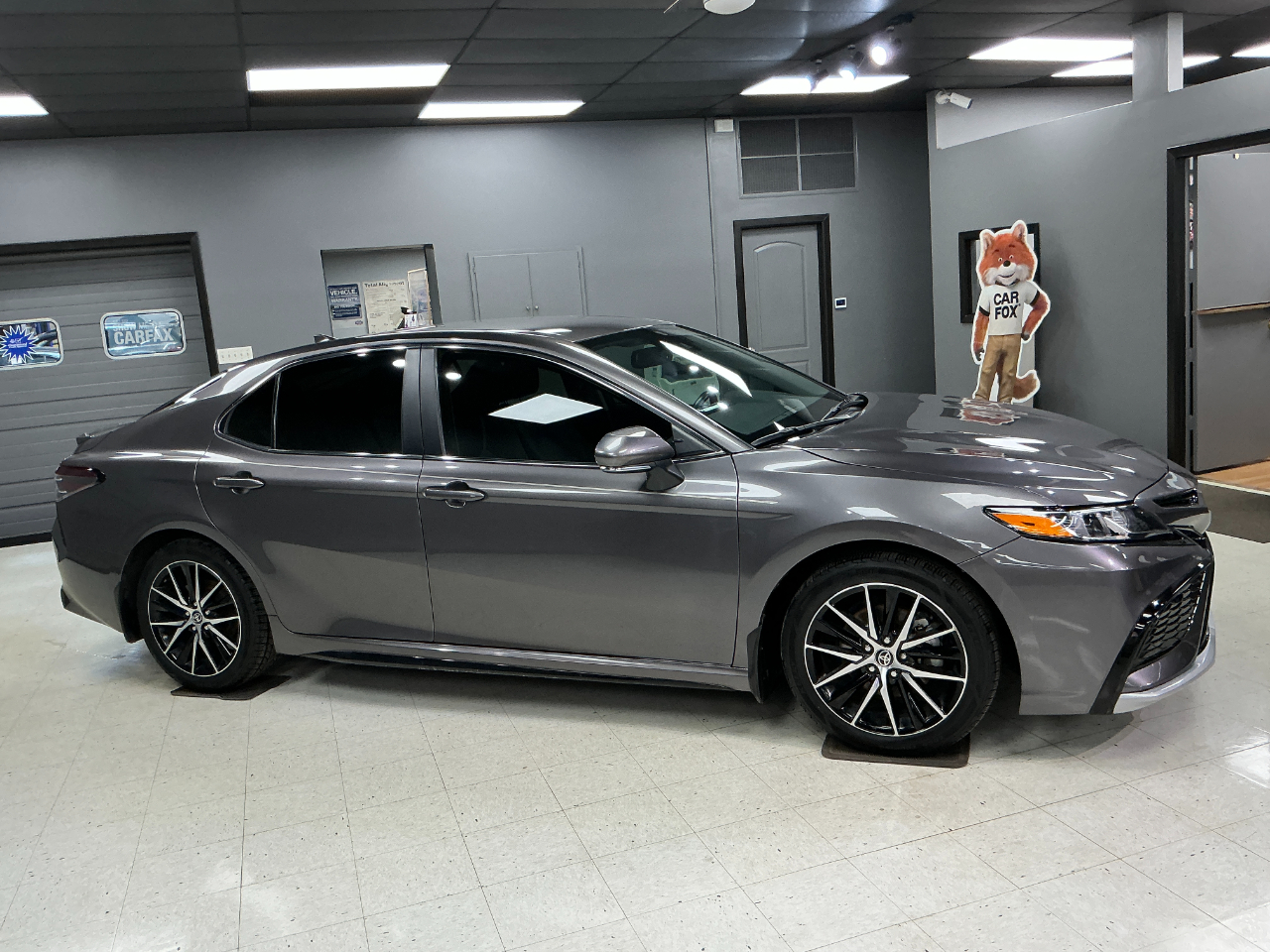 Toyota Camry SE Auto (Natl) 2024