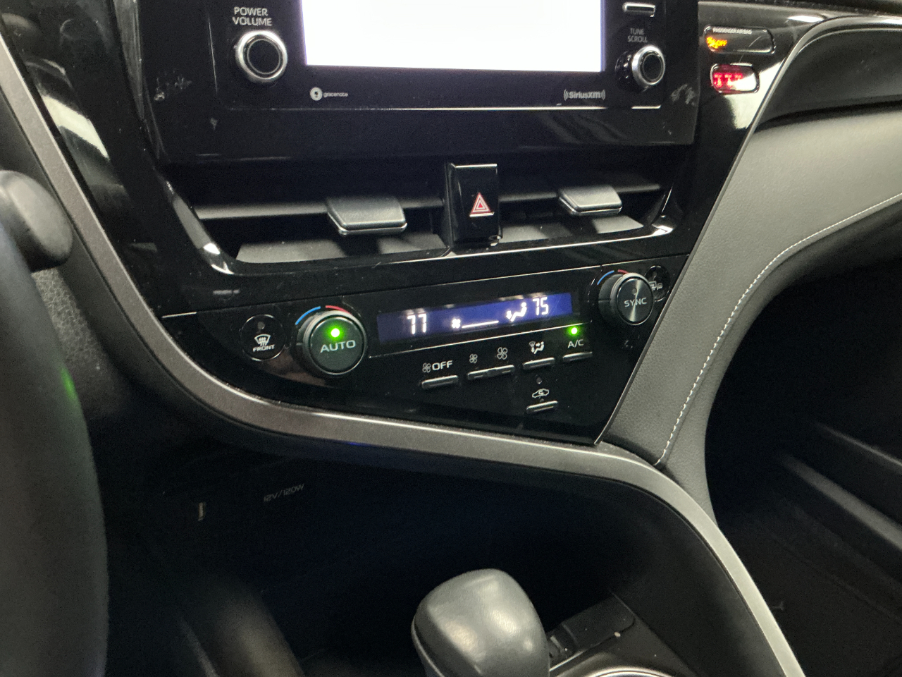 Toyota Camry SE Auto (Natl) 2024