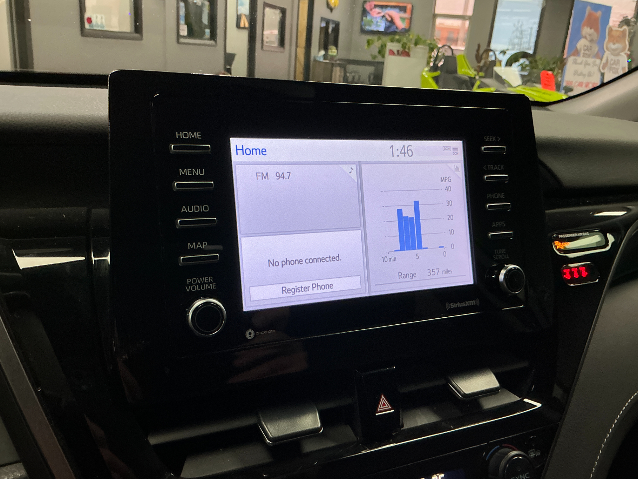 Toyota Camry SE Auto (Natl) 2024