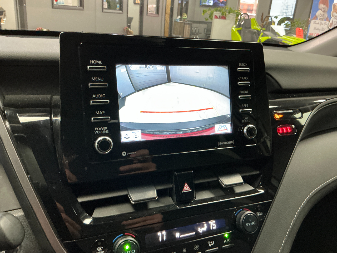 Toyota Camry SE Auto (Natl) 2024