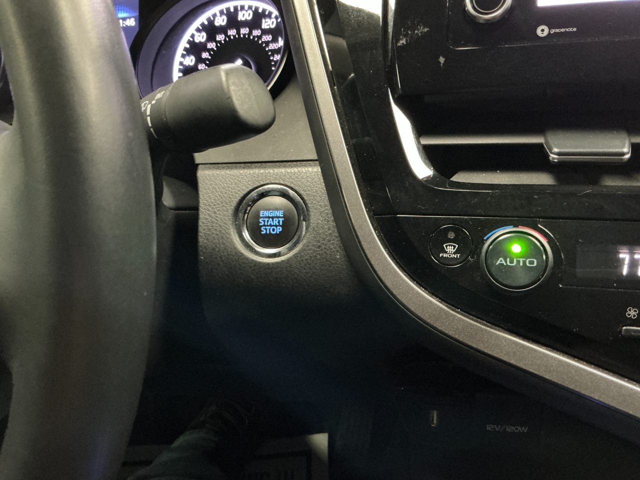 Toyota Camry SE Auto (Natl) 2024