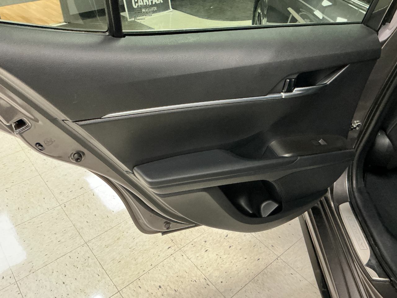 Toyota Camry SE Auto (Natl) 2024