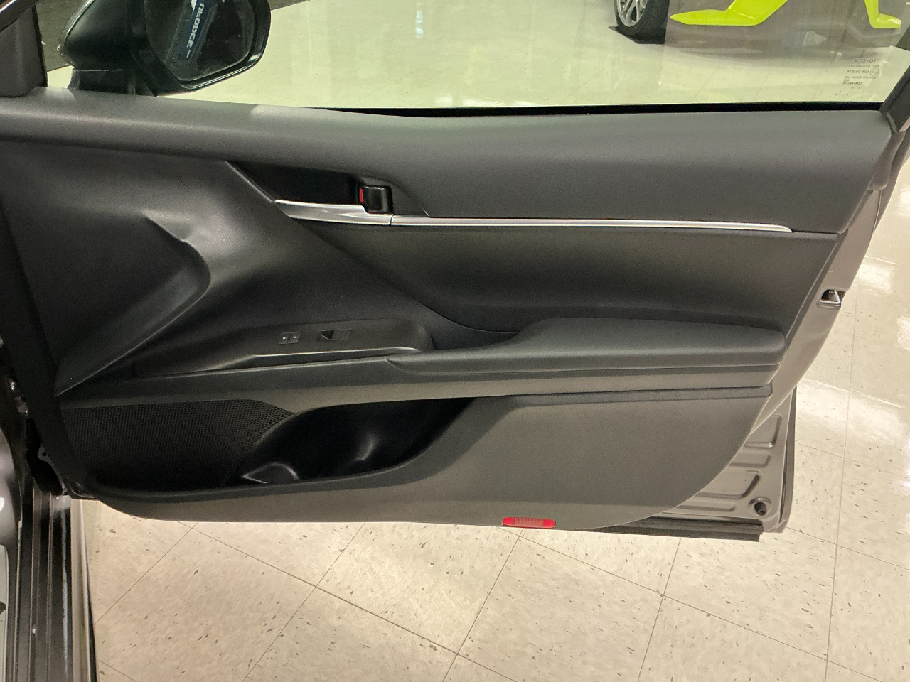 Toyota Camry SE Auto (Natl) 2024