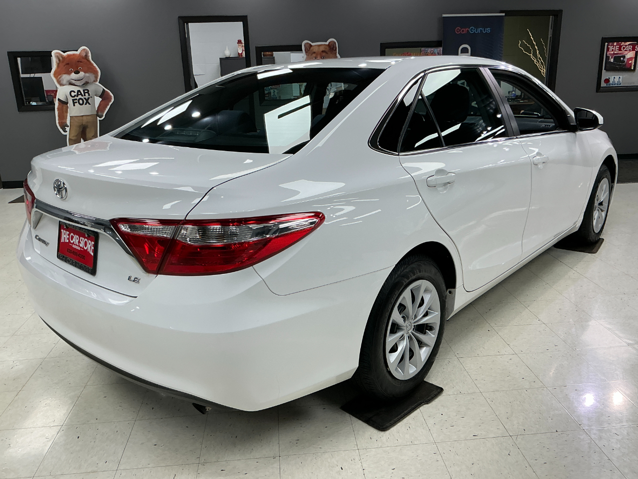 Toyota Camry 4dr Sdn I4 Auto LE (Natl) 2016