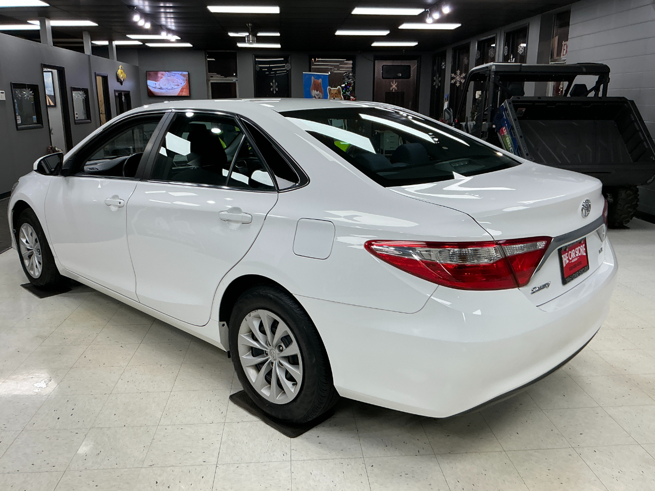 Toyota Camry 4dr Sdn I4 Auto LE (Natl) 2016