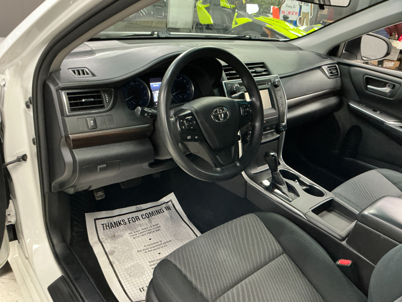 Toyota Camry 4dr Sdn I4 Auto LE (Natl) 2016