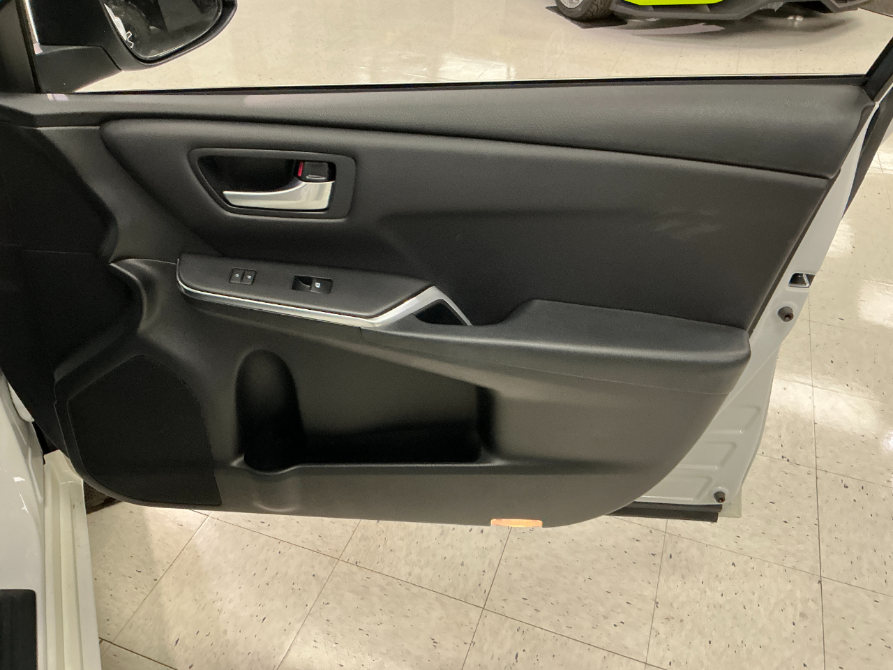 Toyota Camry 4dr Sdn I4 Auto LE (Natl) 2016