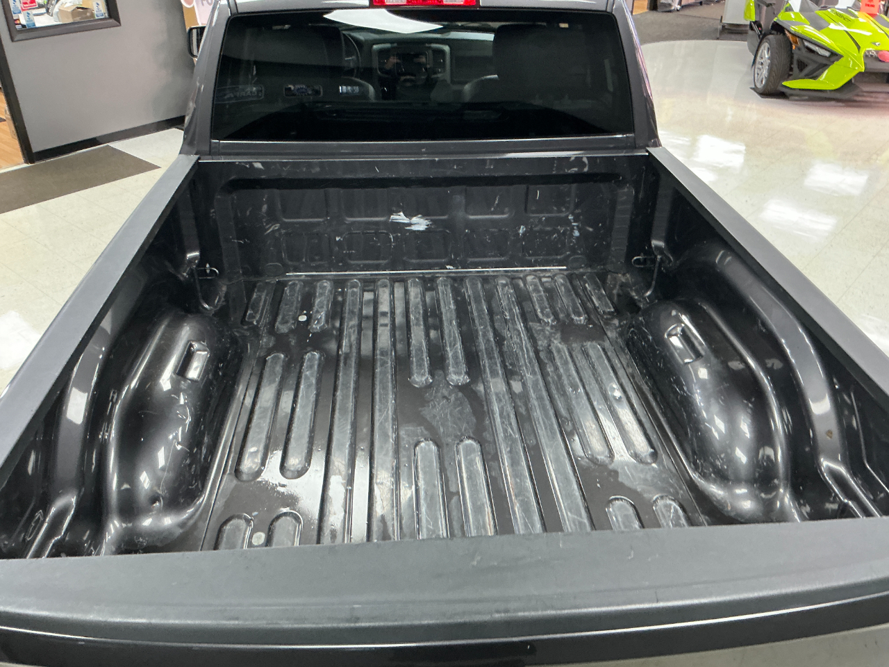 RAM 1500 Classic Tradesman 4x2 Quad Cab 6'4" Box 2022