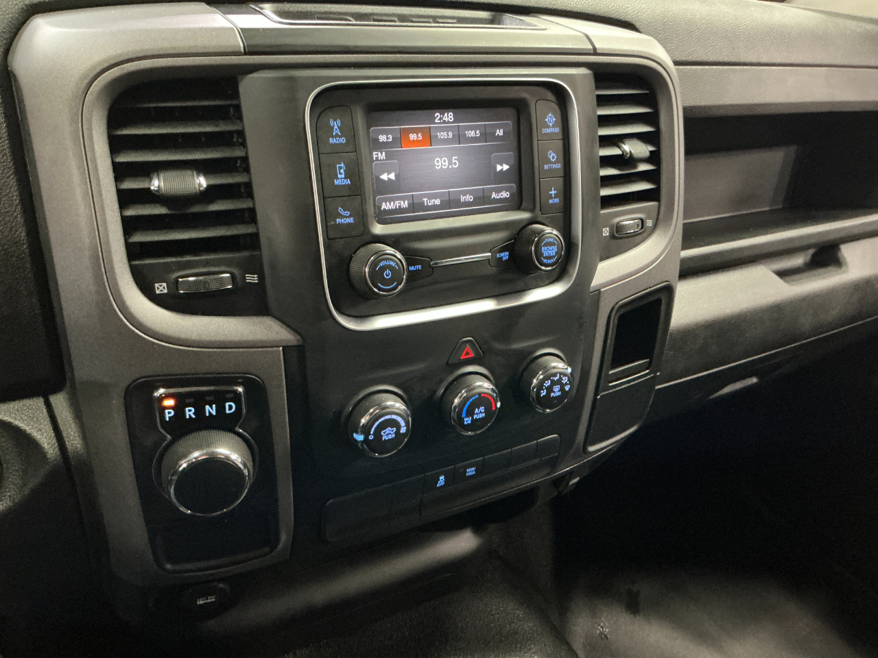 RAM 1500 Classic Tradesman 4x2 Quad Cab 6'4" Box 2022